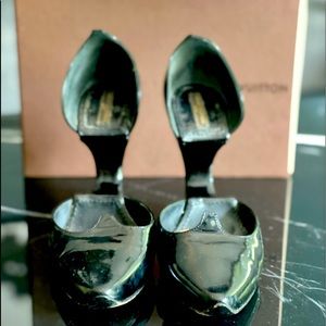 Original LOUIS VUITTON PUMPS WITH BOX